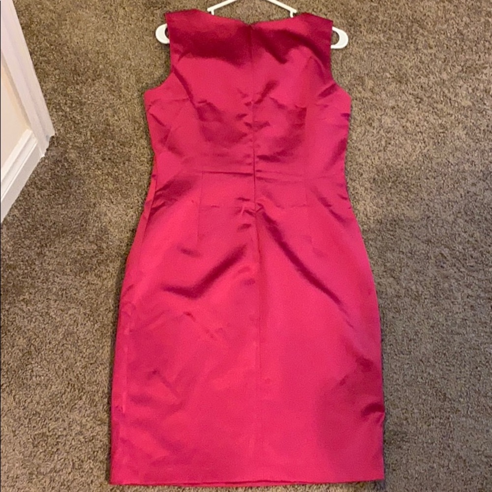 David Meister sleeveless dress with brooch - Picture 3 of 4